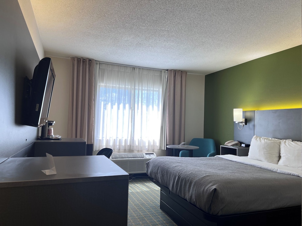 Room, Queen Bed, Accessible