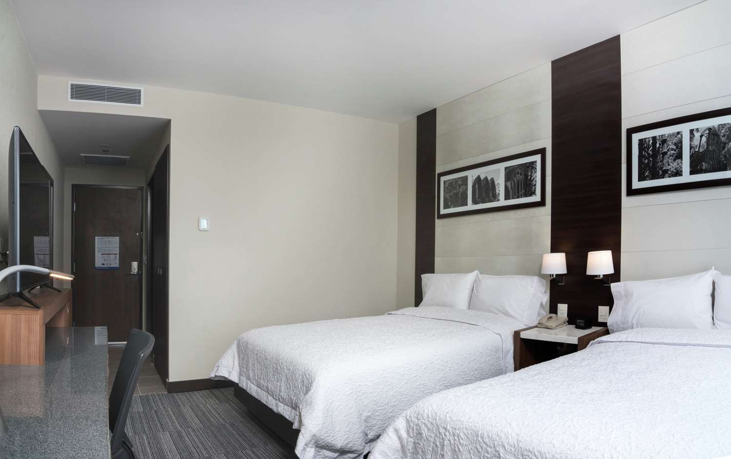 room, 2 double beds, city view