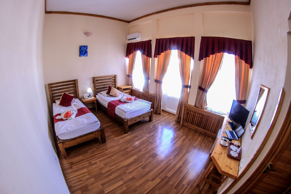 Khan Hotel Bukhara Old Town 61/81