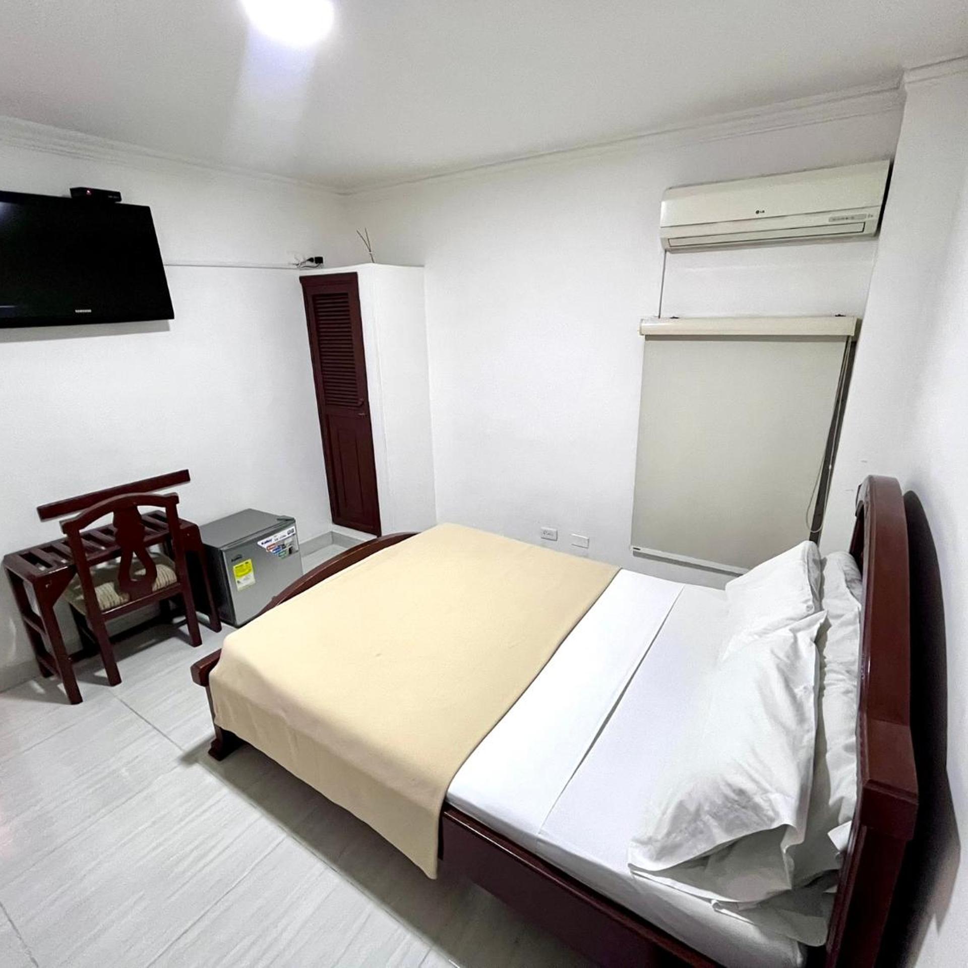 Hotel Exelsior 12/48