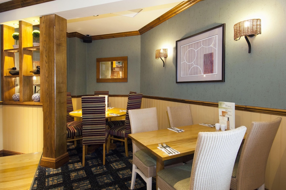 Premier Inn Newmarket Hotel 37/42