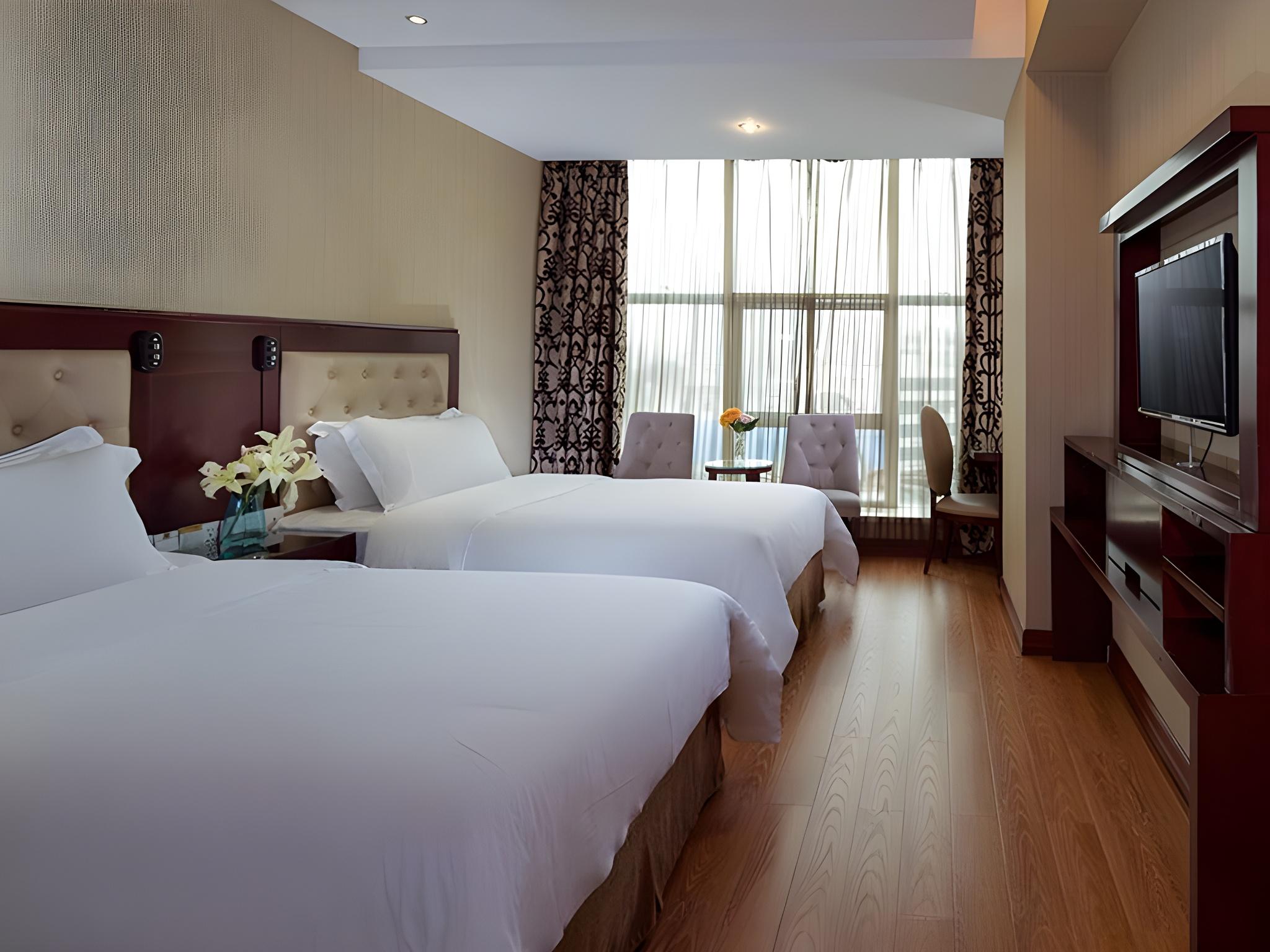 DELUXE, TWIN BEDS