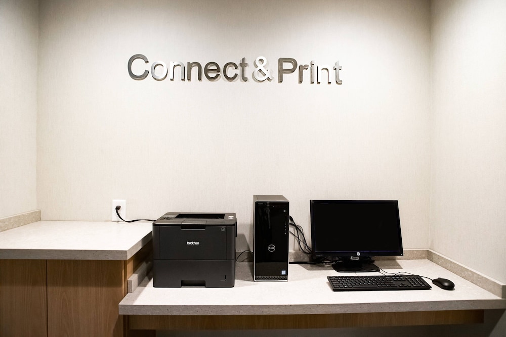 Fairfield Inn & Suites By Marriott Richmond Airport 46/48