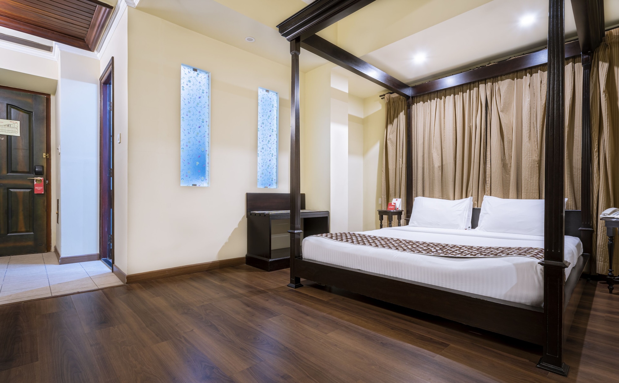 EXECUTIVE, DOUBLE BED, CITY VIEW