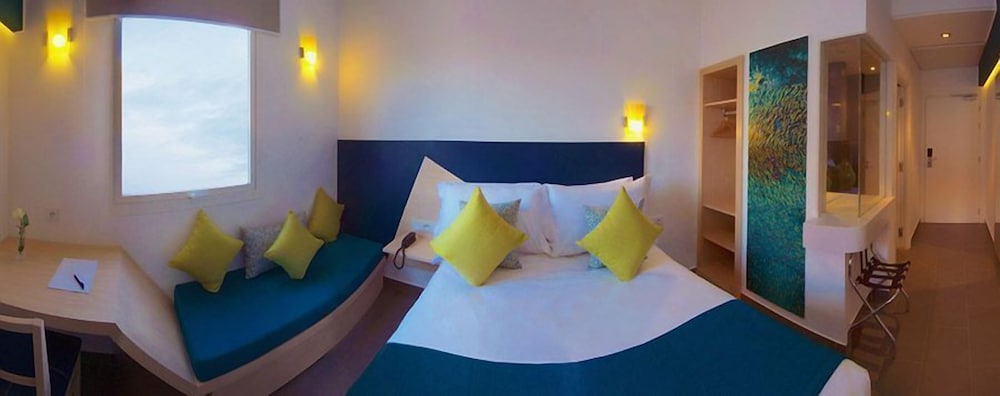 Standard, King Bed, Pool View, Relax Hotel Oujda 2/2
