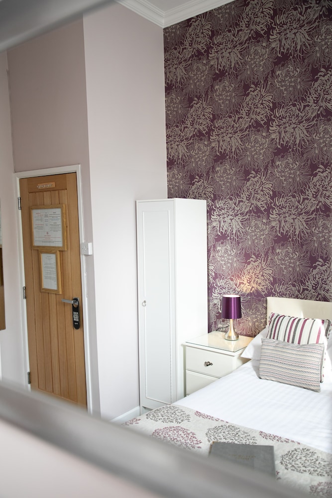 Trelawney Hotel B B Guest House 19/50