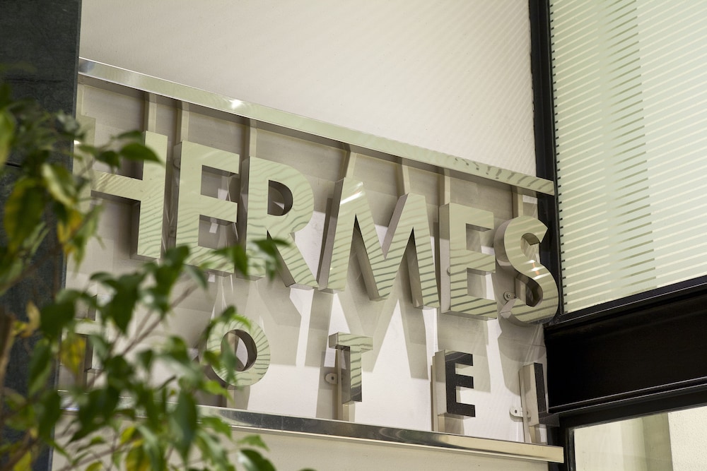 Hermes Hotel 6/42