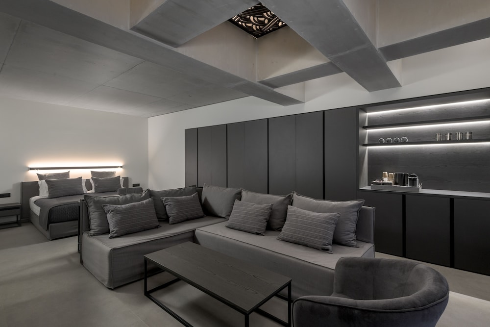 Essence Suites Rhodes 14/32