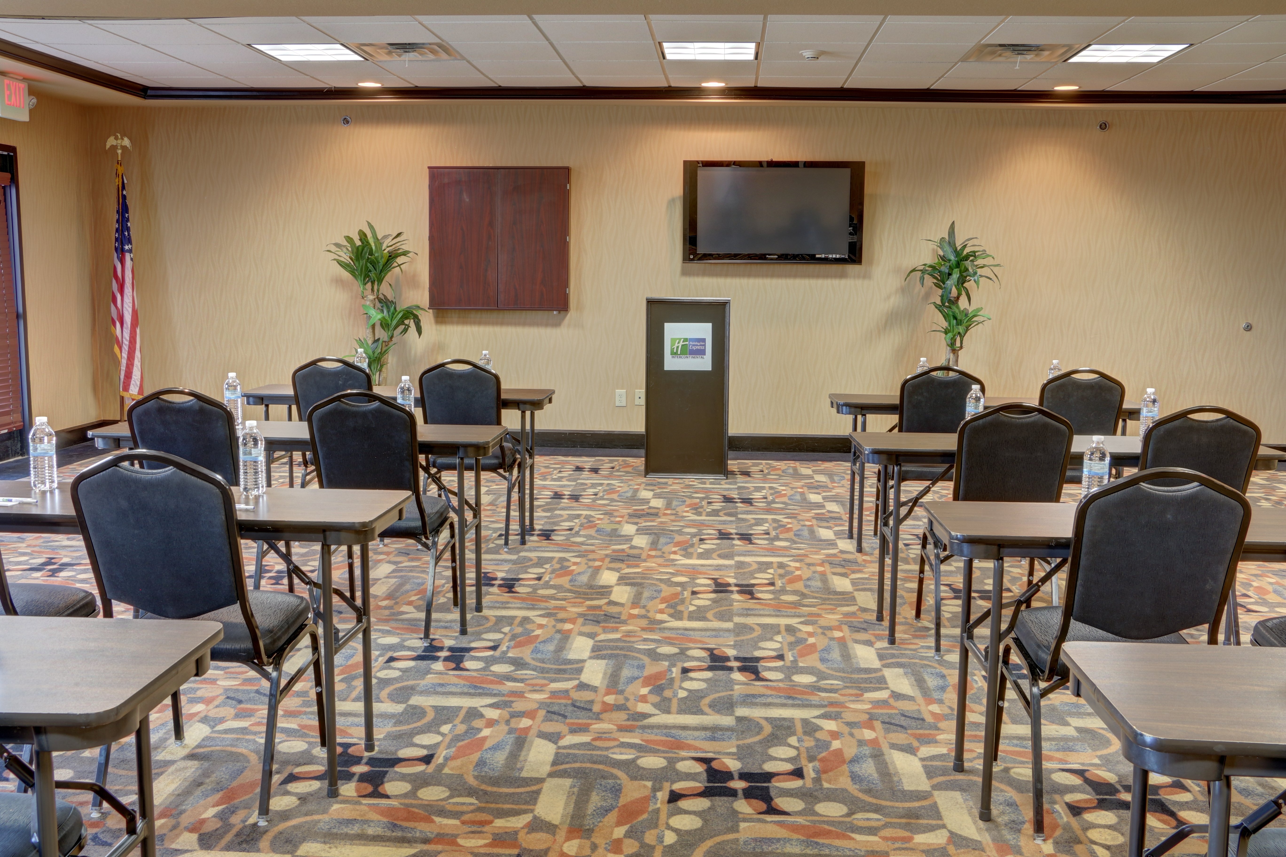 Holiday Inn Express Hotel & Suites Texarkana East 51/54