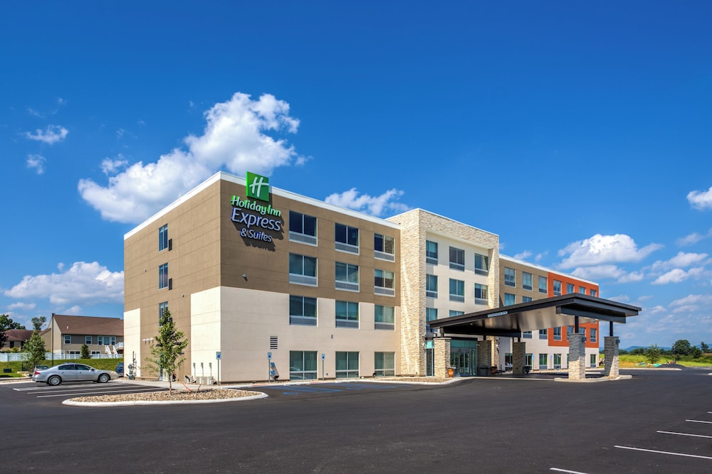 Holiday Inn Express Suites Reedsville State Coll Area 2/56