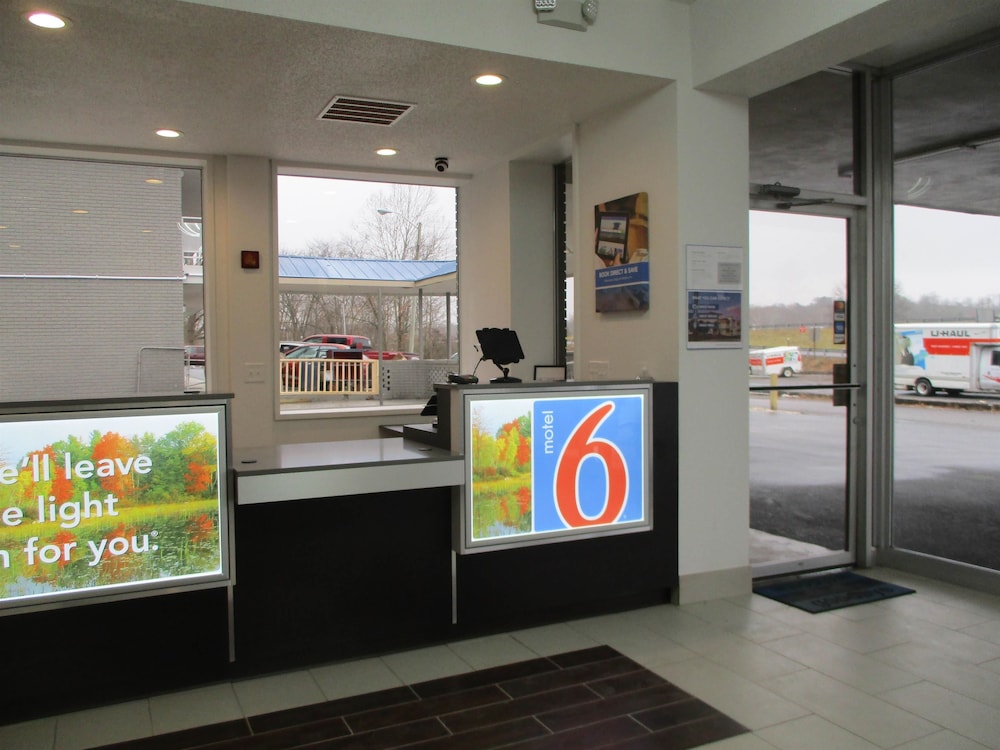 Motel6 Chilhowie, VA - I-81 8/20