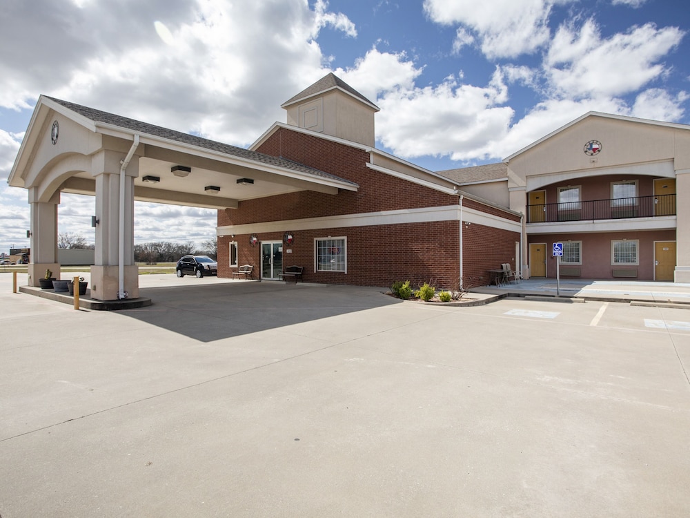 OYO Hotel Valley View TX, I-35 23/32