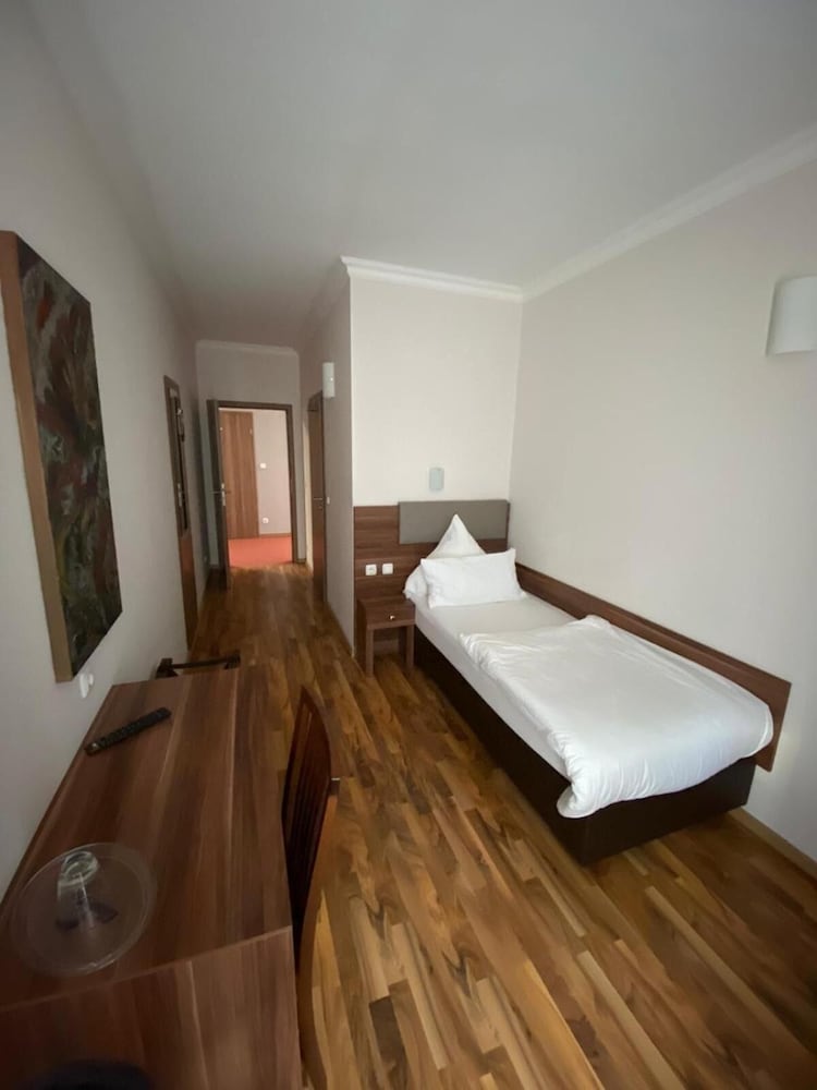Hotel Isabella 7/27
