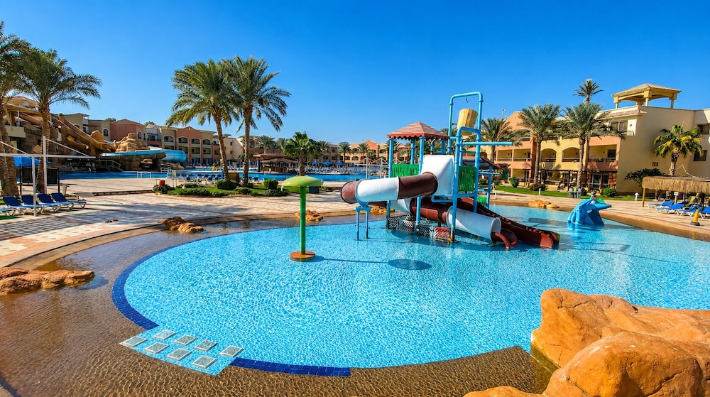 Regency Plaza Aqua Park Spa Resort 79/87