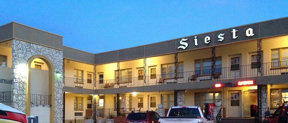 Siesta Motel 2/41