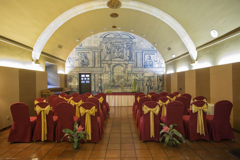 Parador De Trujillo 33/53
