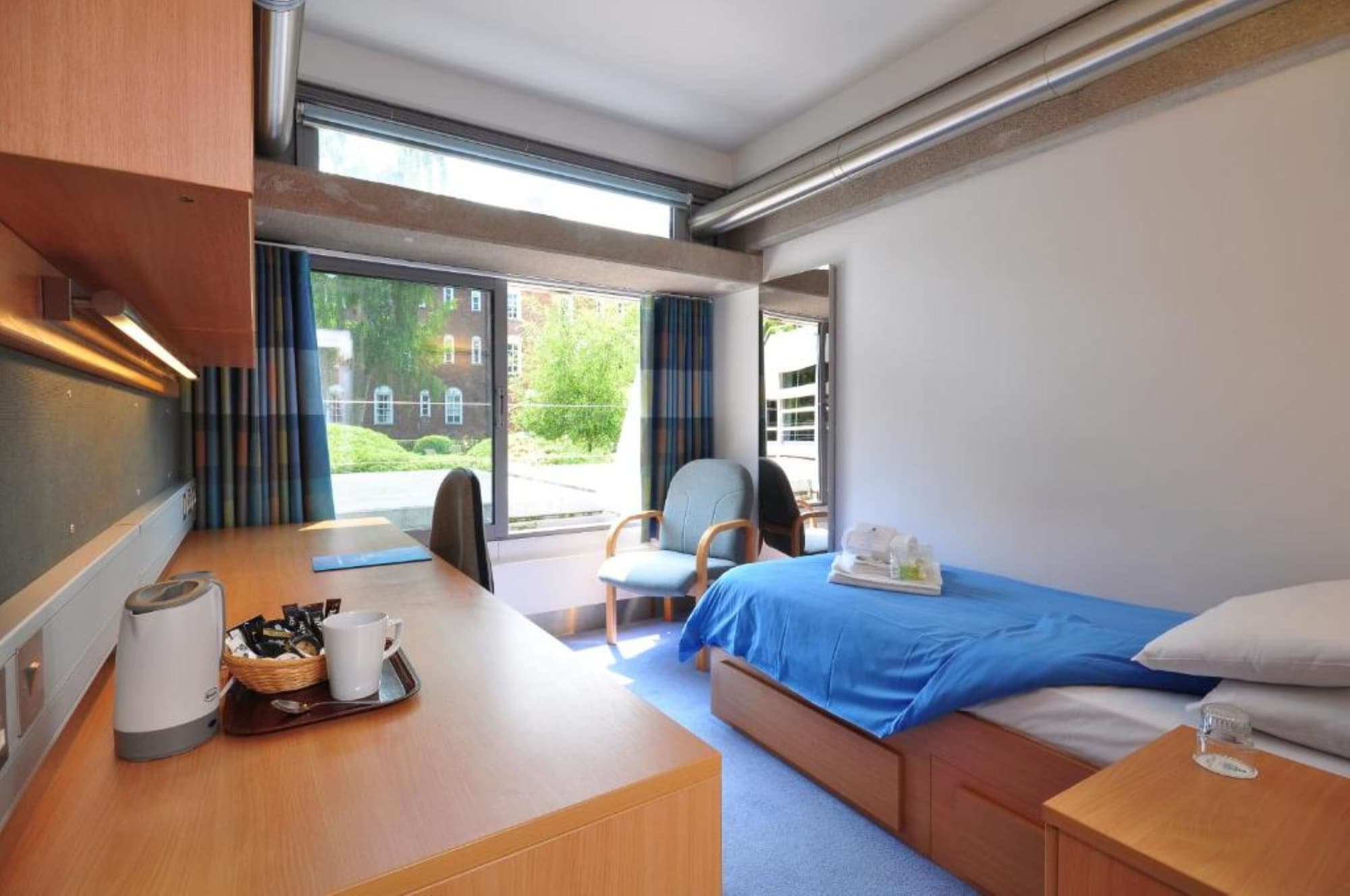 STANDARD, SINGLE, SINGLE BED, SHARED BATHROOM