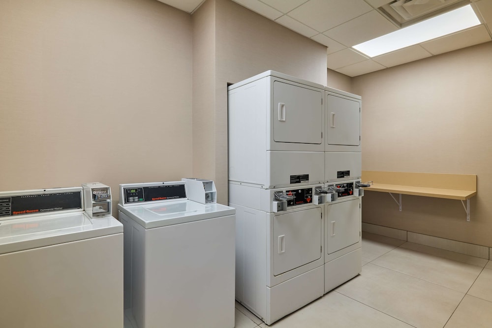 Hilton Garden Inn Bloomington, IN 34/78
