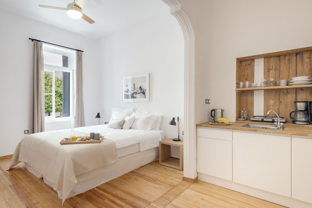 1 Bedroom, Apartment, King Bed, Street View، Athens Residence Apartments 2/3