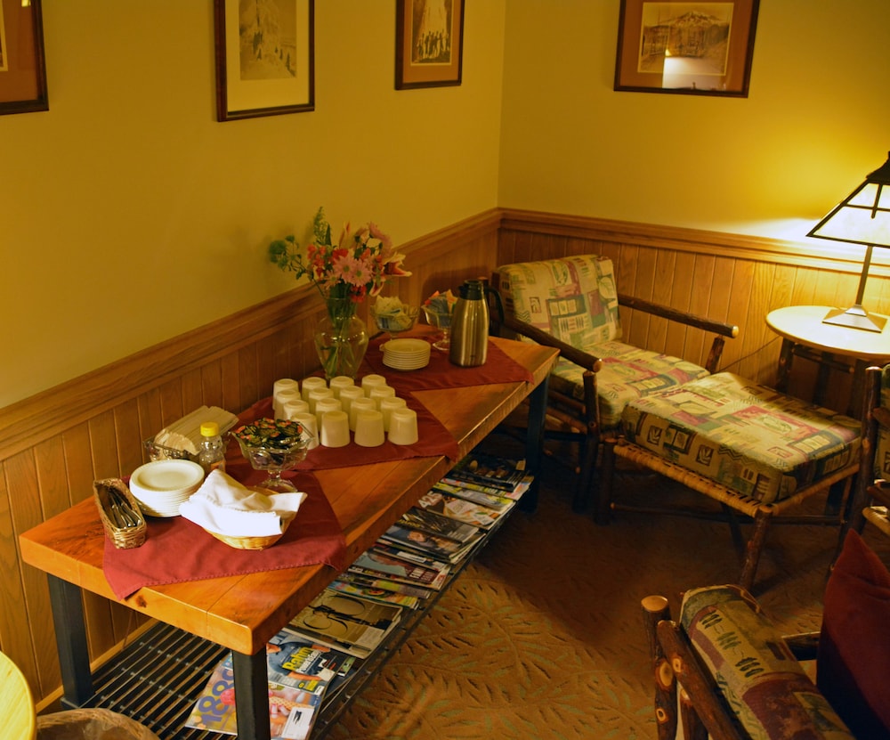 National Park Inn 40/50