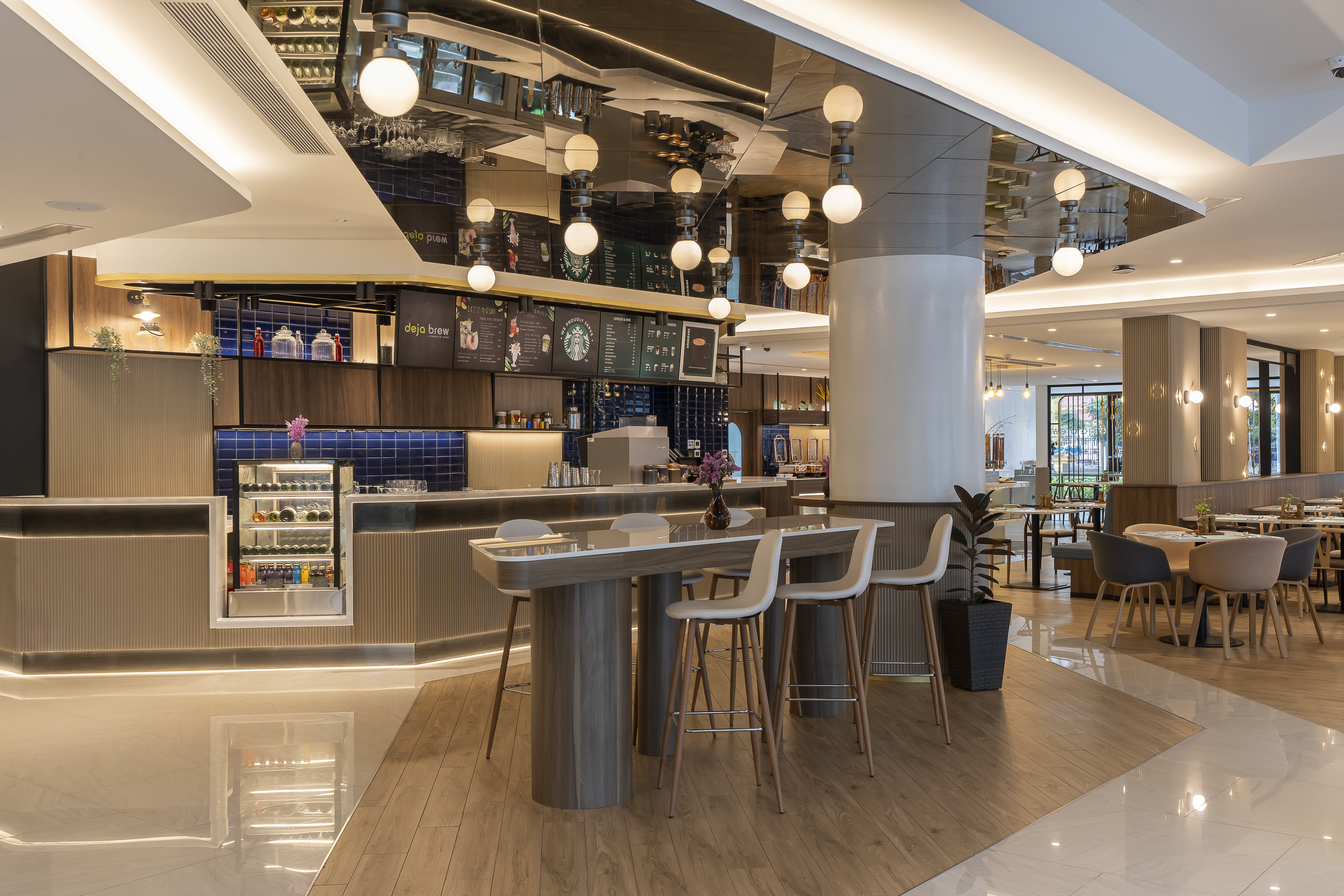 Centara Life Hotel Bangkok Phra Nakhon 47/67