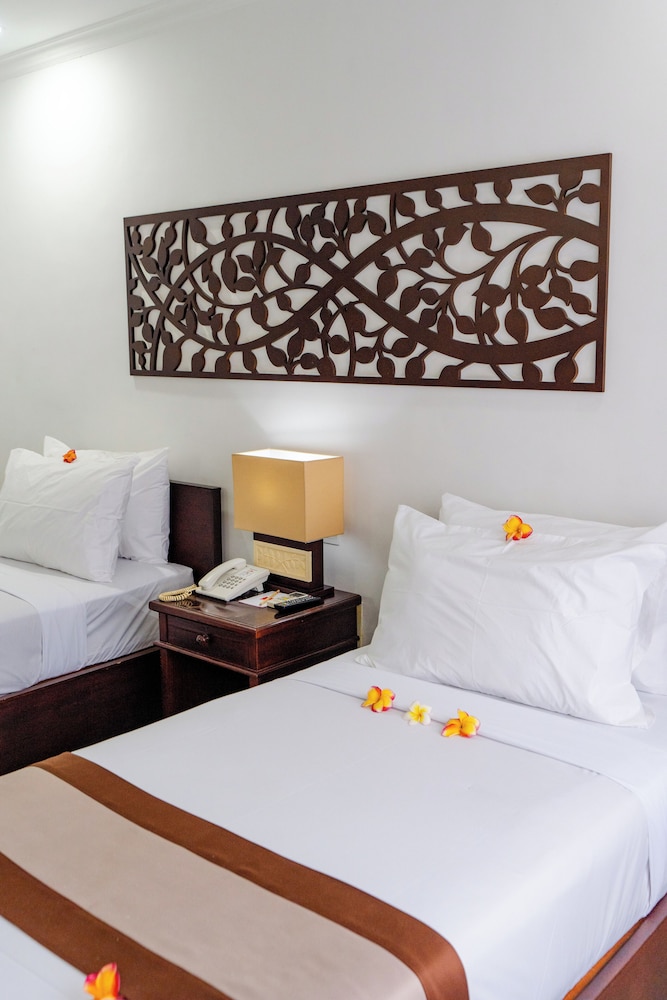 DEWI SRI HOTEL 40/70