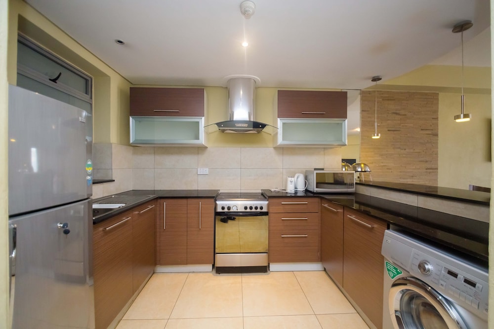 Taarifa Suites 11/50
