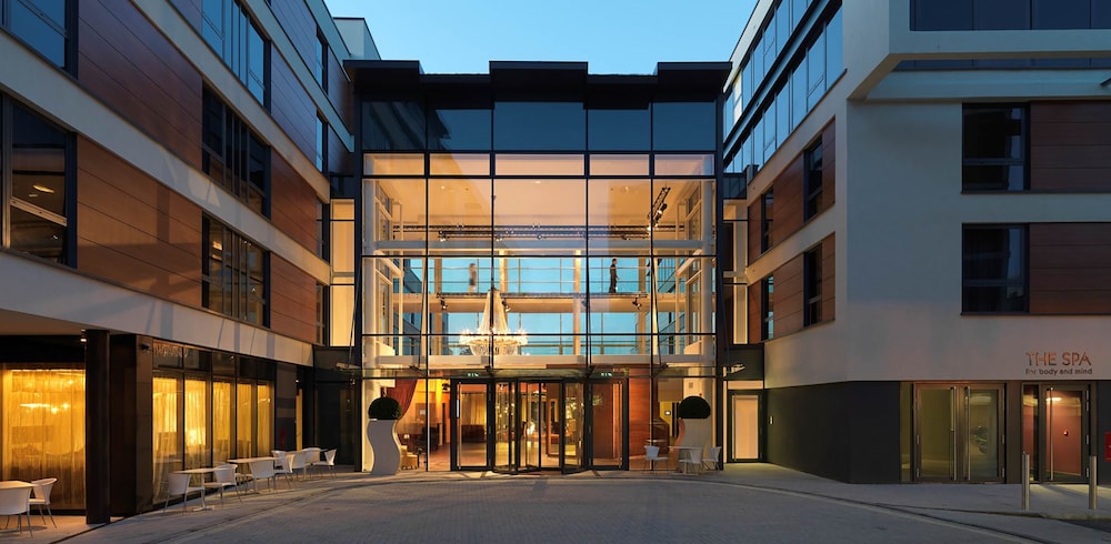 Guildford Harbour Hotel 46/49