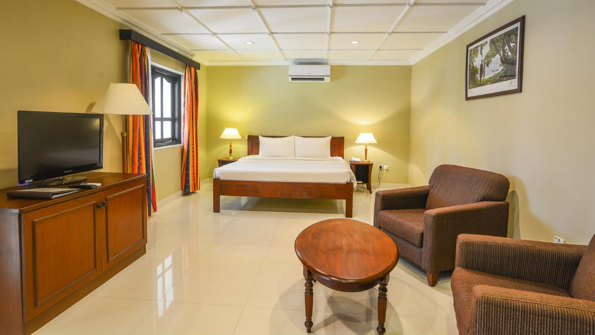 Deluxe, King Bed