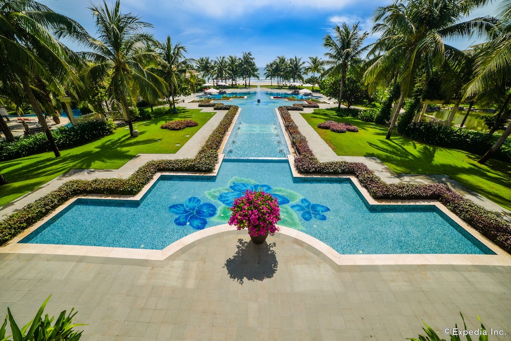 Olalani Resort and Condotel 64/69