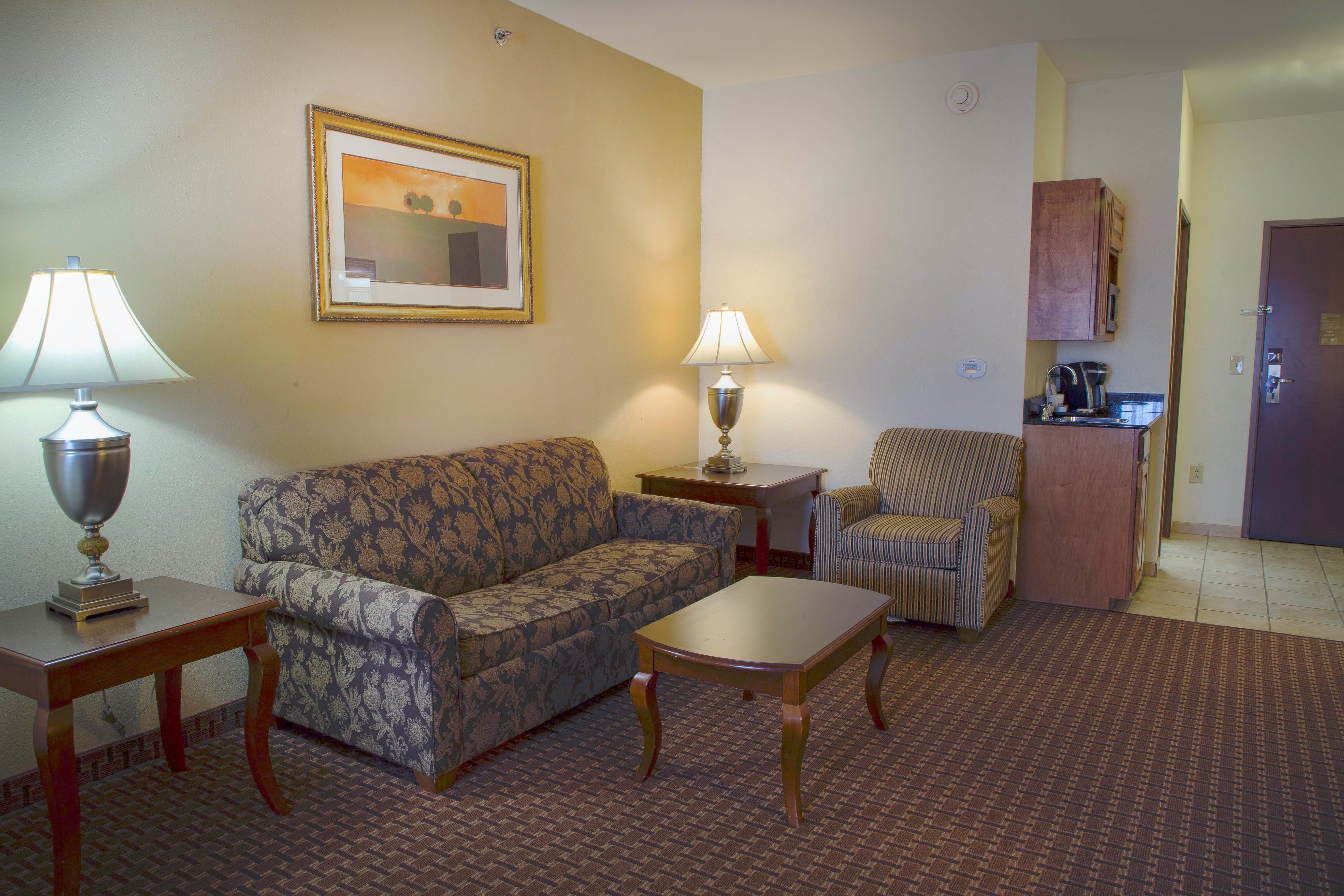 Holiday Inn Express Hotel And Suites Center Tx 49/76