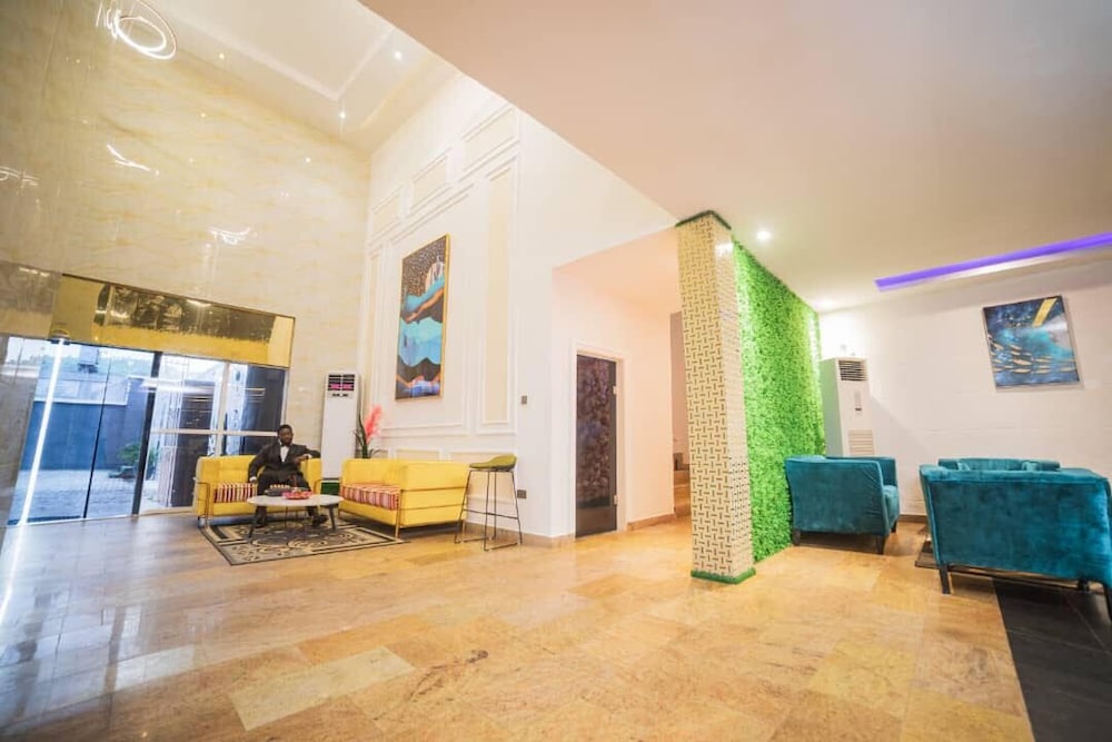 The Grosvenor Suite 27/47