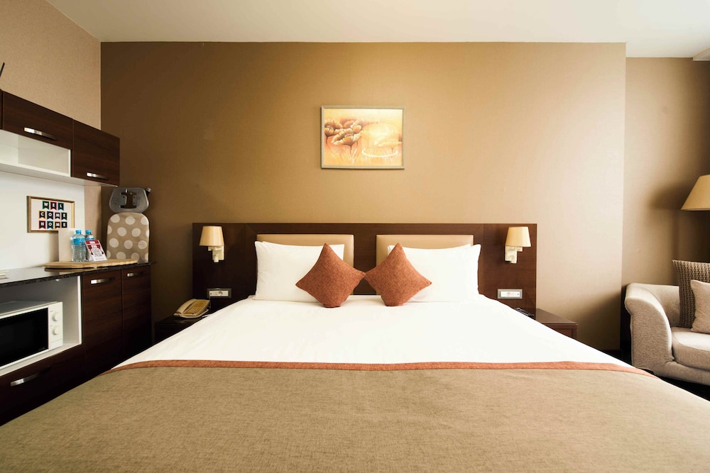 Parkside Hotel Apartments 17/44