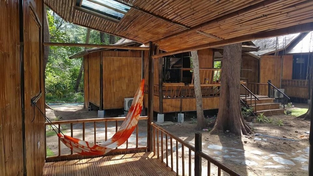 Eco Lanta Hideaway Beach Resort 12/44