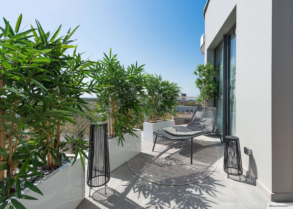 Golden Tulip Lyon Ouest Techlid - Hotel & Spa 74/76