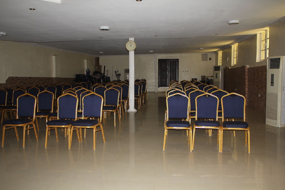 Bestway Luxury Suites 18/22
