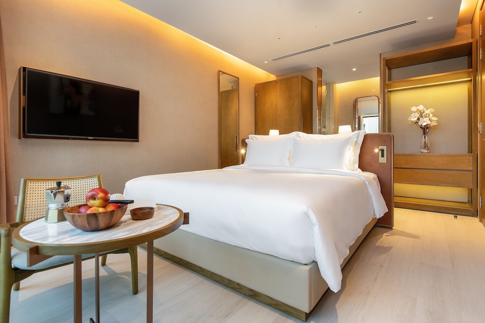 3 Bedrooms, Pool, Villa, 3 King Beds, Garden View، The Five Villas & Resort Quangnam - Danang 3/8