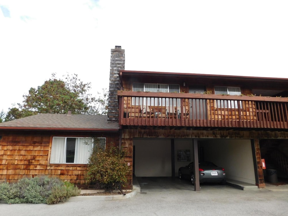 Pacific Gardens Inn 8/64