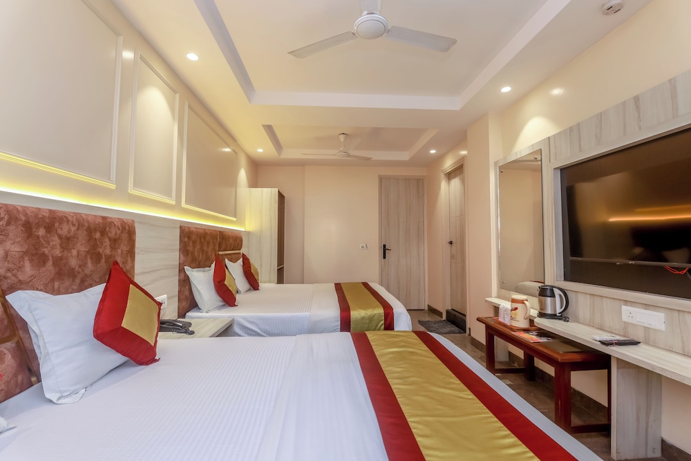 Hotel Avtar At New Delhi Railway Station 15/50