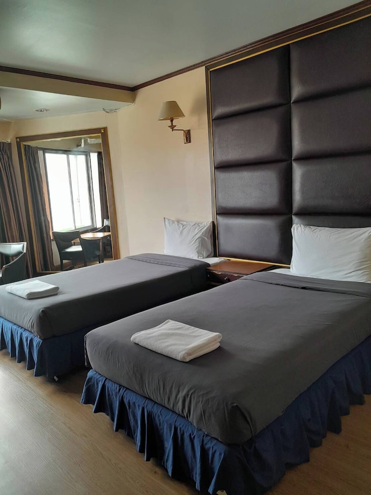 SUPERIOR, TWIN BEDS