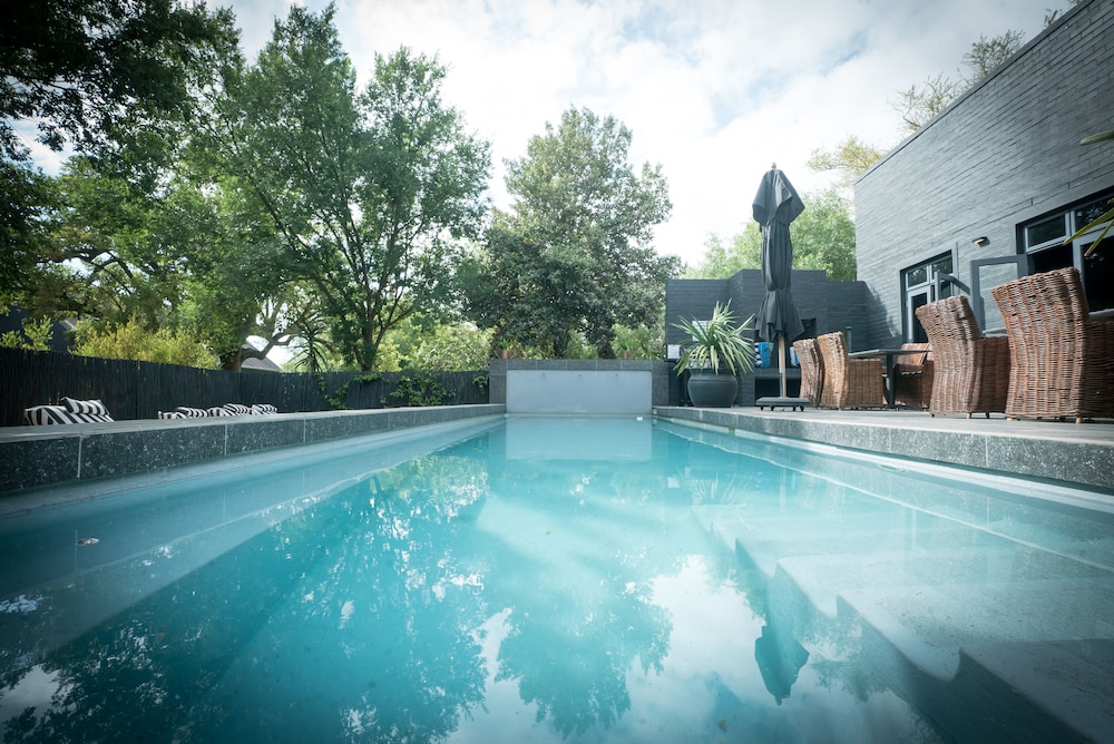 Ruby Rose Country House 22/47