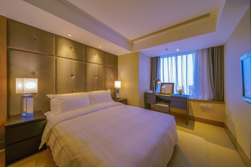 Jingguang Center Apartment 7/33