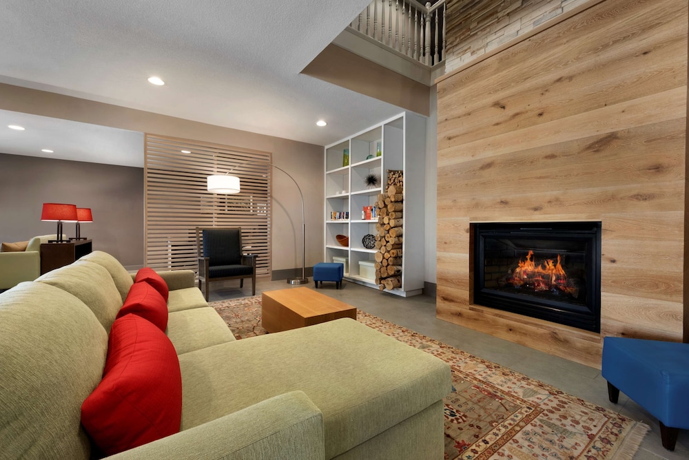 Country Inn and Suites By Radisson, Houghton, MI 3/26