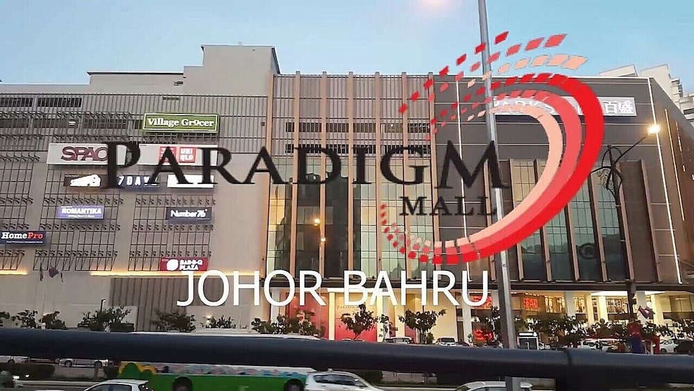 Sunday- Johor Bahru Near Mid Valley Southkey Formally Lace Boutique 60/69