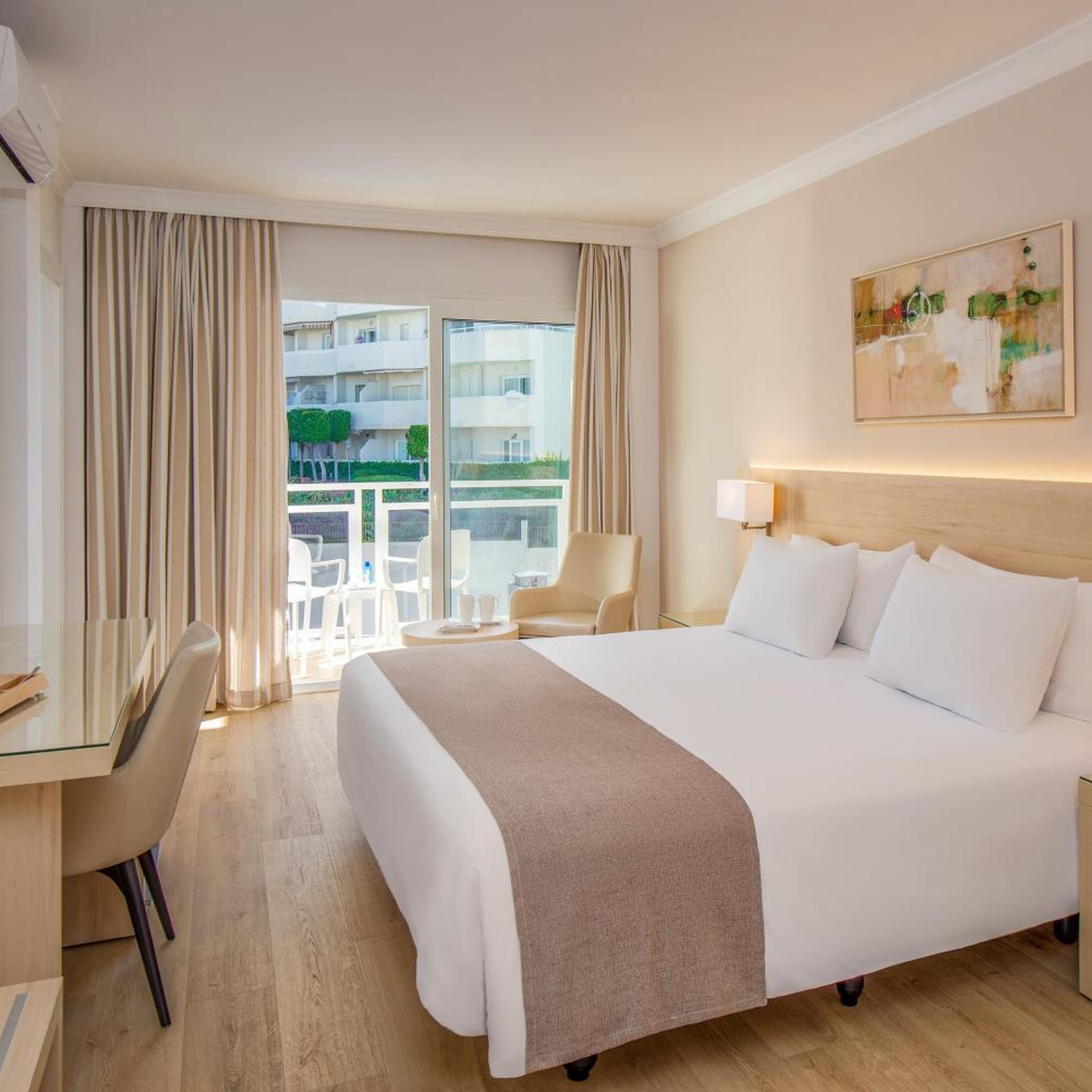 Superior, Single Bed, Lateral Side Sea View