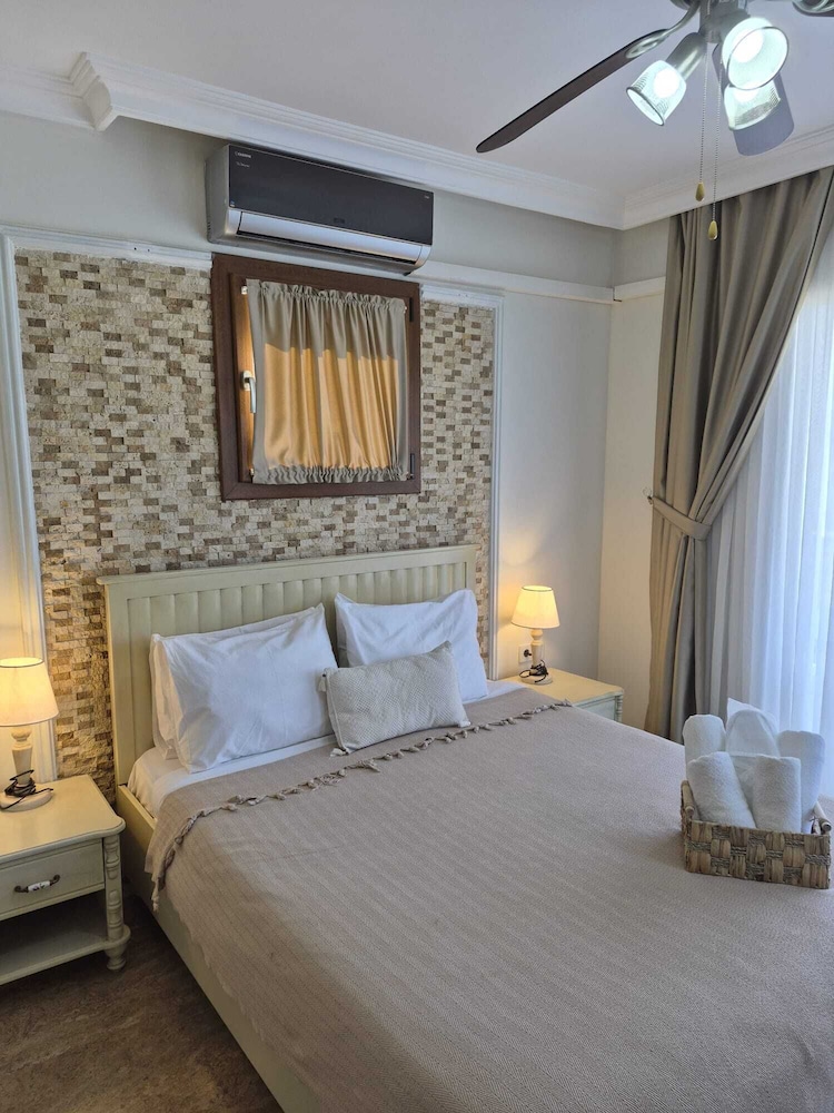 DELUXE, OCEAN VIEW, BALCONY