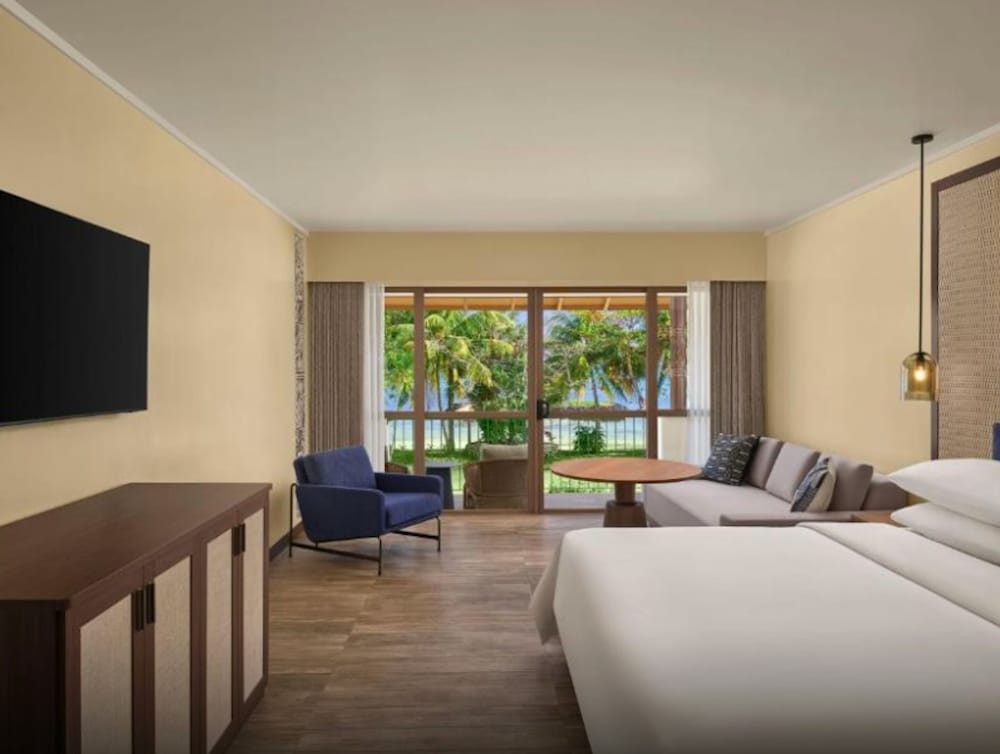 Samoa Beach Resort 13/70