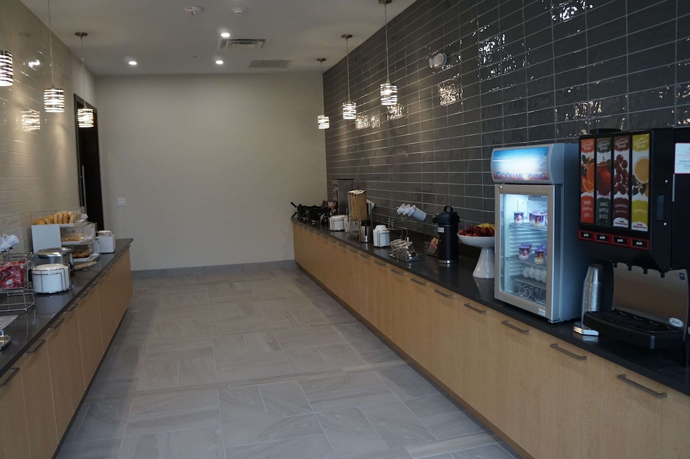 La Quinta Inn And Suites By Wyndham Lewisville 3/50
