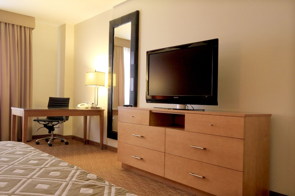 CROWNE PLAZA MONTERREY AEROPUERTO 60/75