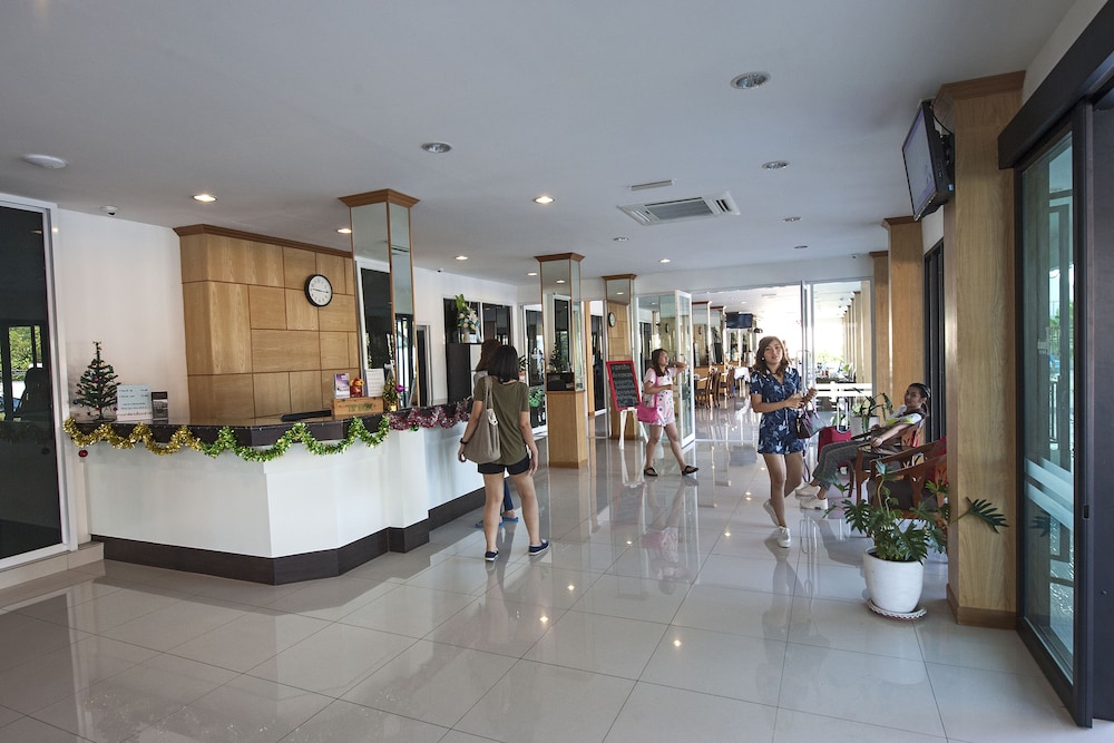 Th Beach Hotel 6/64